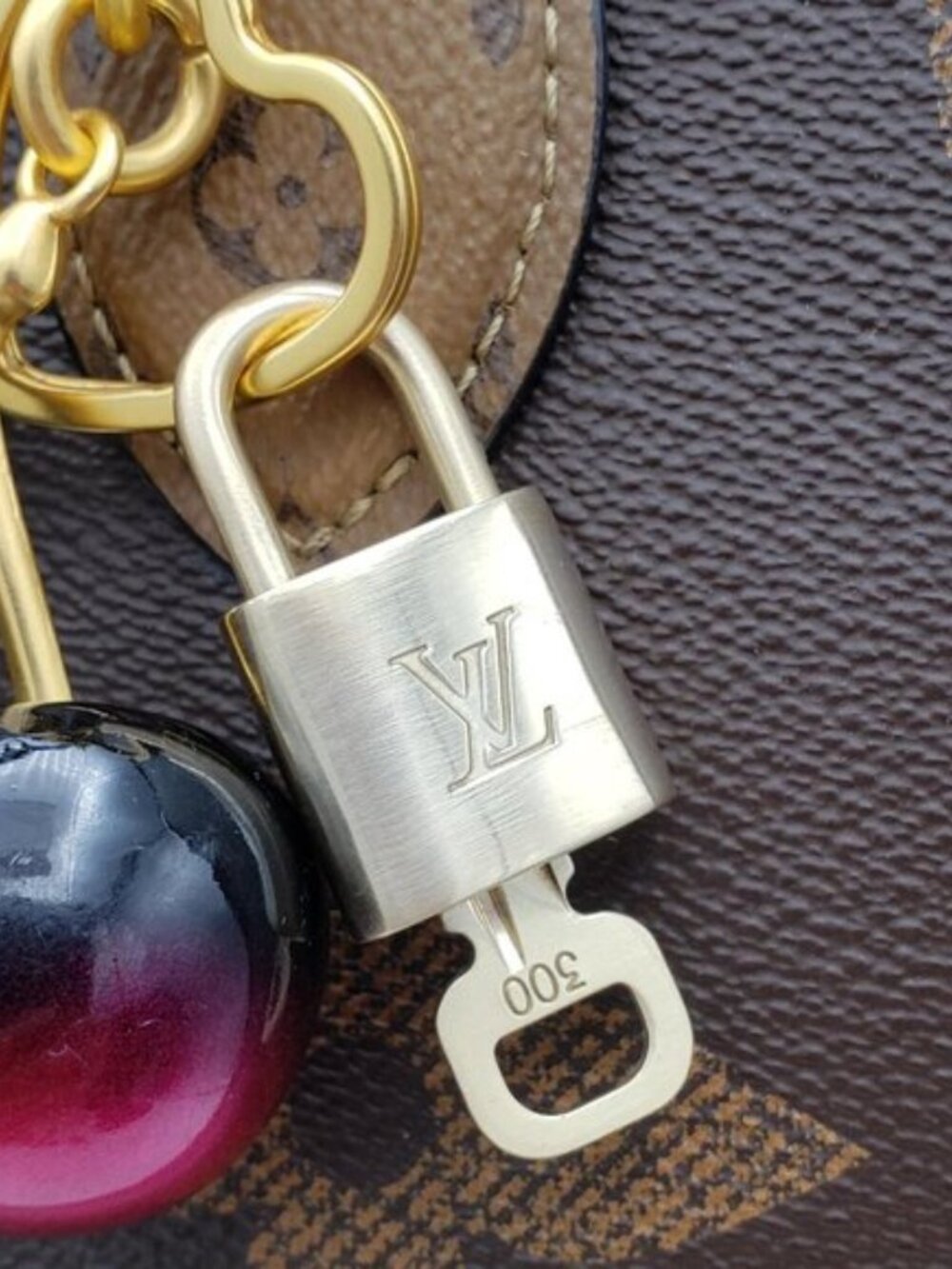 Authentic Louis Vuitton Padlock & Key Gold ✨Unbranded Bag Charm Keychain - Picture 6 of 13